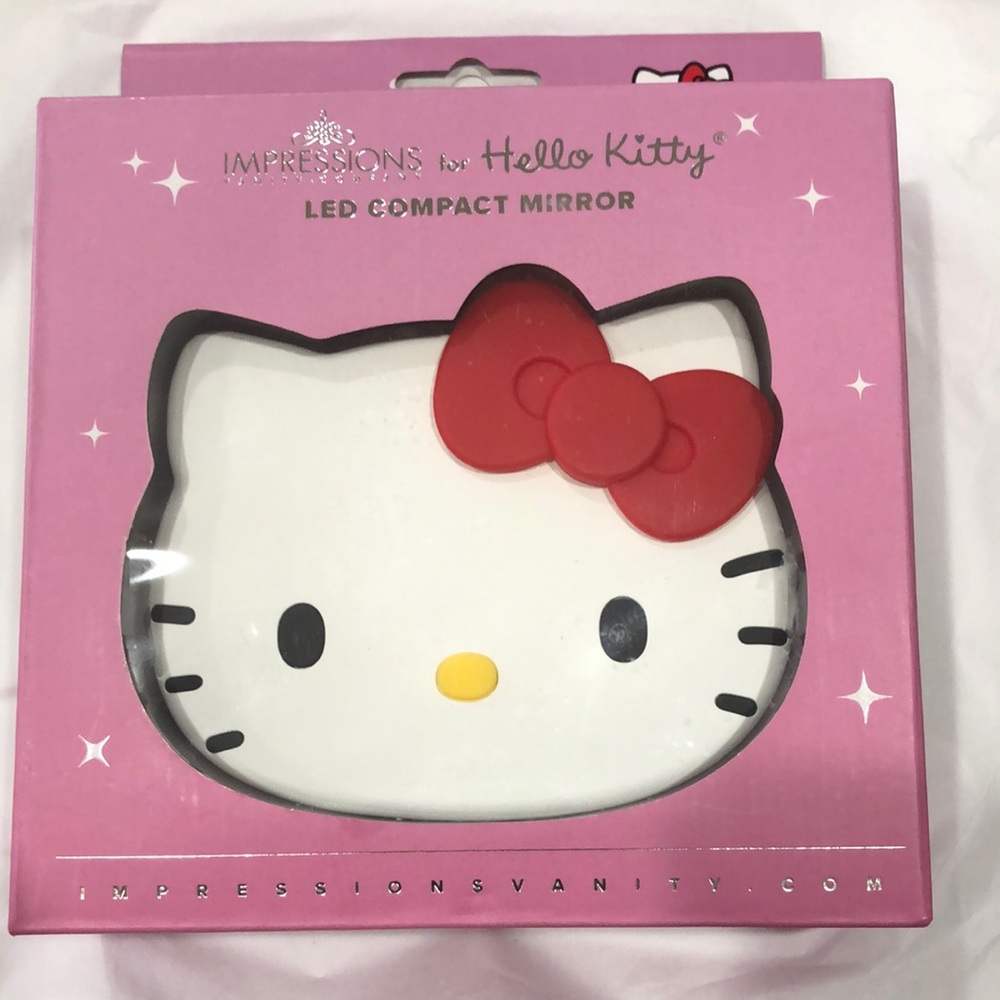 Hello Kitty LED USB Rechargeable Dimmable 3X Compact Mirror new